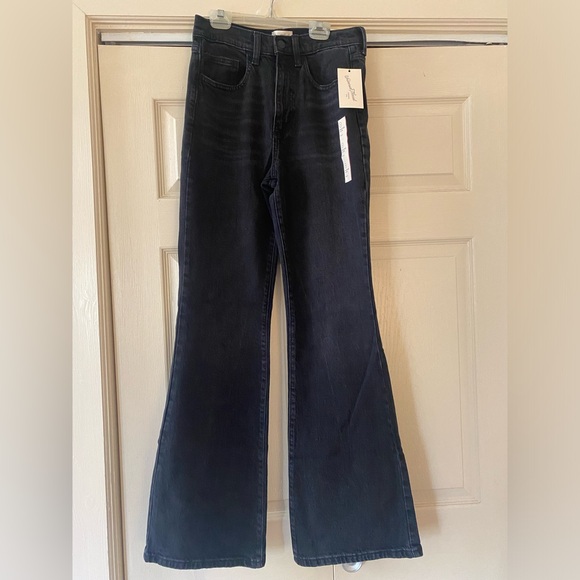NWT Universal Thread Black Flare Leg Jeans Size 4R - Picture 1 of 6